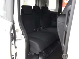 当店では専任のメカニックが大切なお客様のお車を一台一台丁寧に整備いたします。自社認証工場にてリフトアップし下回りまでキッチリ検査いたします。