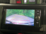 【バックカメラ】駐車時に後方がリアルタイム映像で確認できます。大型商業施設や立体駐車場での駐車時や、夜間のバック時に大活躍!運転スキルに関わらず、今や必須となった装備のひとつです!