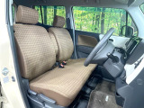 運転席シート廻りは使用感も少なく、良好な状態となっています。丁寧に使われていたことがよくわかりますね。