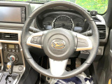 【純正革巻きステアリング】上質な革を使用することで、手にしっかり馴染みとても運転しやすいハンドルです♪
