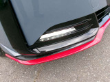 NISMO専用LEDフォグランプ。鮮やかな白光色で明るく照らします。