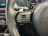 ステアリングにオーディオ操作スイッチが付いています。オーディオ画面に直接タッチしなくても操作が出来ますので、運転に集中できます。