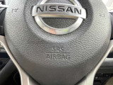運転席側エアバックです。万が一の時に安心です