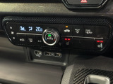 フロント両席にはシートヒーターが付いています!寒い日に便利な装備ですね。