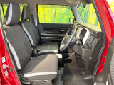 運転席シート廻りは使用感も少なく、良好な状態となっています。丁寧に使われていたことがよくわかりますね。