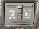 リアドアは乗り降りに便利な両側電動スライドドアです。また運転席に座っていながらスイッチ操作で自在にスライドドアを開け閉めできます。