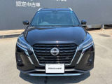 フロントガラスの上部には衝突軽減ブレーキの装置も付いており、より安全に運転を楽しんでいただくことができます。