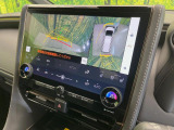 【パノラミックビューモニター】専用のカメラにより、上から見下ろしたような視点で360度クルマの周囲を確認することができます☆死角部分も確認しやすく、狭い場所での切り返しや駐車もスムーズに行えます。