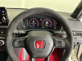 明るく、視認性に優れたメーターで安全運転や燃費管理、車両点検などに役に立つ機能があります ※一部の車種には該当しないものもございます