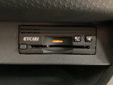 ETCが付いてます。ETC搭載車しか通過できないスマートICが利用できるようになりますよ!現在スマートICの設置箇所も増えてきているので、高速道路利用の幅が広がりますね☆