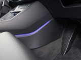 さりげなく心躍るライトアップを配備。夜の運転もなんだか楽しくなりそうです。