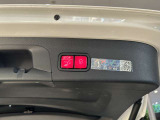 ゆったりとしたトランクルームでございます。たくさんのお荷物の車載が可能でございます。