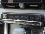 デュアルオートエアコン搭載☆運転席と助手席でエアコンが独立しているのでドライバーも同乗者もより快適にドライブができます♪