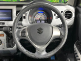 【純正革巻きステアリング】上質な革を使用することで、手にしっかり馴染みとても運転しやすいハンドルです♪