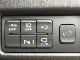 【パワーバックドア】スマートキーや運転席のボタンを押すだけでリアゲートが自動で開閉します!荷物を持っている時や、高い位置にあるバックドアを閉める際に便利な機能です♪