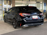 人気カラー:ブラック! 車のデザインがボディカラー【ブラック】によって、一層引き締まってカッコよく見えます!