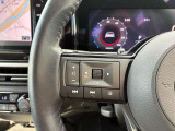 ハンドル左側のスイッチでオーディオの操作が可能なので、運転中でも楽に調整できます(^^♪