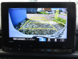 リアワイドカメラシステム!従来の視野に加えて、後方側方を約180&deg;まで見えるワイドビューと、後方を真上から見たような視野で駐車時などに便利なトップダウンビューの3つの視野があります!