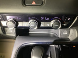 ダブルエアコンは、運転席と助手席でそれぞれ異なる温度を設定できます。