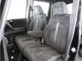 ◆運転席・助手席◆室内は、シートクリーニングや各部の徹底した清掃を実施し、消臭・除菌処理を行っています。しかも、全ての差上で天然成分の薬剤にこだわり安心・安全へも配慮しています。