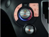オシャレなインテリアで運転する気分も盛り上がりますよね^^