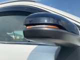 オシャレさと視認性を兼ね備えたLEDミラーウインカー♪