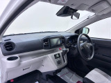 ダイハツのお店では、ダイハツ車を知り尽くしたプロフェッショナルが、専用の診断機器を使って各システムを点検しております。
