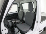 清潔で広々した座席です。ぜひ、現車を見て体感してみてください。