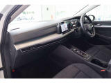 人間工学に基づき設計された操作性の高い運転席です!