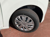 155/65R14インチのタイヤになります。スチールホイルと専用キャップです。