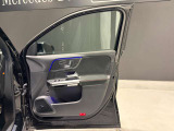 【メモリー付きパワーシート】3名までのシートポジションを記憶できるパワーシート!運転席のみ、ドアミラー・ステアリング位置も記憶可能です。高速道路などでの、運転交代時などに便利な機能です☆