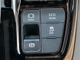 最新の電子制御パーキングブレーキ装備!ブレーキホールド機能も装備していますので渋滞時の疲れが軽減されますよ!