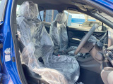 【RECARO製シート】人間工学に基づいた面圧分布によって腰への負担や長時間運転時の疲労発生を軽減☆一目でレカロとわかるスポーティなルックスが特徴です。