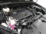 A25A-FXS型 2.5L 直4 DOHCエンジンと5NM型 交流同期電動機ハイブリッドシステム搭載、駆動形式はFFです。