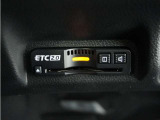 ◆ETC2.0装着◆進化したドライブ体験。料金収受システムだけだったETCが生まれ変わって、高速道路を賢く使うETC2.0に進化しました。多彩な情報サービスが便利で快適なドライブ体験を提供します。