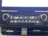 オートエアコンは温度を設定するだけで、自動で風量などを設定してくれます。運転しながら操作も必要ないので、安全性も向上します。