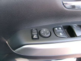 ドアミラーの鏡面の調節、格納は運転席からすべて操作できます!