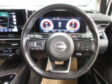 運転が楽しくなる明るく開放的な運転席まわりです。
