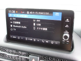 ナビゲーションはホンダコネクトディスプレイを装着しております。AM、FM、Bluetooth、フルセグTVがご使用いただけます。初めて訪れた場所でも道に迷わず安心ですね!