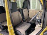 乗降がしやすい運転席。