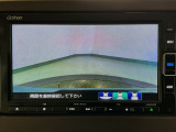 【バックカメラ】運転が苦手な方も車庫入れラクラクです!ギアをリバースに入れれば自動的に切り換わりますので、面倒な操作は不要です♪狭い駐車場もお車を傷つけず安心ですね!