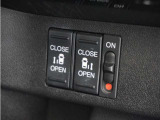 ◆両側電動スライドドア◆狭い駐車場でも乗り降りが楽々♪お子様が隣の車にドアを当ててしまう心配もございません!小さなお子様連れの方もこれで安心。