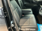 フィット感のあるシート。しっかりと支えてくれるので、長時間の運転を快適にサポートしてくれます。