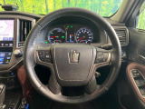 【純正革巻きステアリング】上質な革を使用することで、手にしっかり馴染みとても運転しやすいハンドルです♪