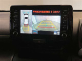 【パノラミックビュー&バックビュー】駐車時の安全確認をする為に車両上方からの映像と後方カメラからのを同時に表示しバックガイドも付いているのでバックの苦手な方でも安心して運転出来ますよ。