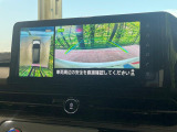 【アラウンドビューモニター】専用のカメラにより、上から見下ろしたような視点で360度クルマの周囲を確認することができます☆死角部分も確認しやすく、狭い場所での切り返しや駐車もスムーズに行えます。