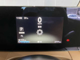 モニター式メータパネルです。回生モニター等様々な情報表示を変更できるデジタルスピードメーターとなっております。