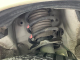 お車を安心してお乗りいただく為には、足回りの定期点検が欠かせません。サービスサポート(有償保証)では無料点検もご提供しており、安心のカーライフをお過ごしいただけるサポート体制が整っています。