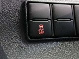 VSC(滑りやすい路面での横滑りを抑え車両の安定性を保つための機能)搭載ですが、雪道などから脱出する時はOFFすると脱出しやすくなる場合があります