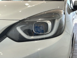 LEDヘッドライトは、点灯の瞬間から最大光量を発揮し、突然暗くなるトンネルなどでの安定感を高めます。